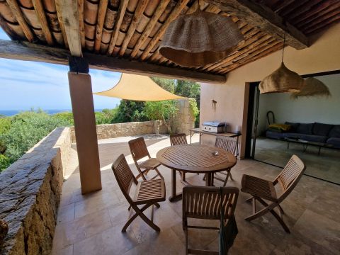 A vendre CHARMANTE VILLA 5 PIECES RESIDENCE LE BELVEDERE Porto-Vecchio