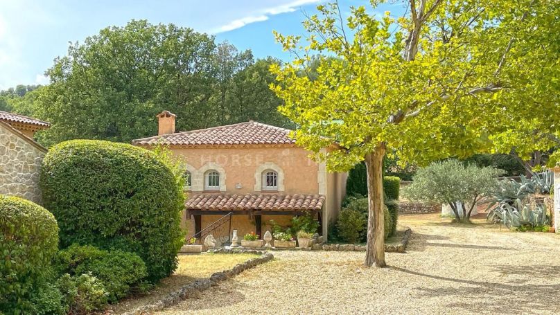 A louer MAISON  DE MAîTRE  SALERNES