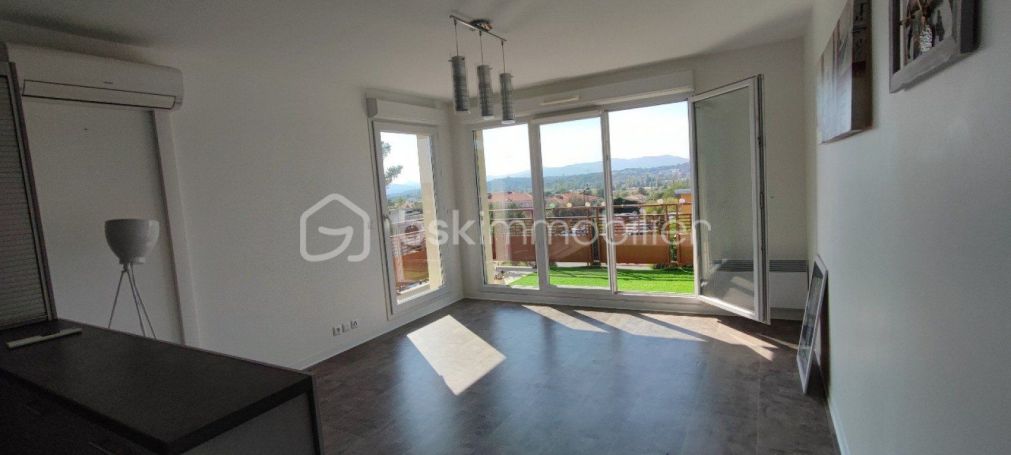 A louer APPARTEMENT T3 56 M2 TERRASSE BORD DE MER FREJUS