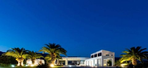 PENTHOUSE  450 M2 PIEDS DANS L'EAU ASTROS