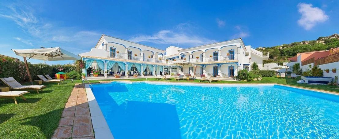 A louer PENTHOUSE  TERRASSE PIEDS DANS L'EAU SANTA TERESA GALLURA
