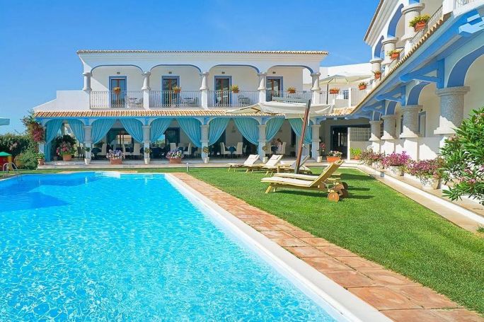 PENTHOUSE  TERRASSE PIEDS DANS L'EAU SANTA TERESA GALLURA