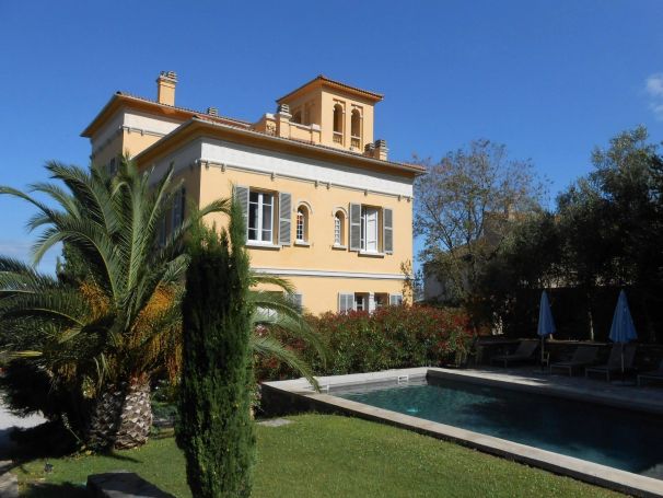 MAISON  DE MAîTRE BORD DE MER SAINT FLORENT