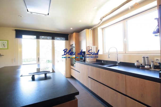 A louer MAISON  7 PIECES 275 M2  VERNET LES BAINS