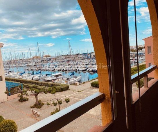 A louer APPARTEMENT T2 31 M2 BORD DE MER LEUCATE