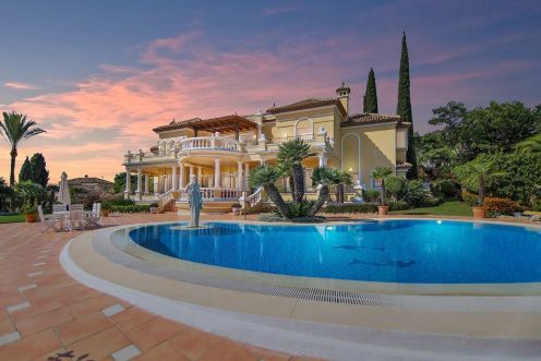 Splendide villa située quartier résidentiel d'El Paraiso Alto.  
