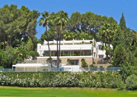 Luxueuse villa moderne située dans un golf de première ligne à Son Vida  