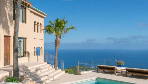 Splendide villa avec une vue magnifique située à Ibiza  