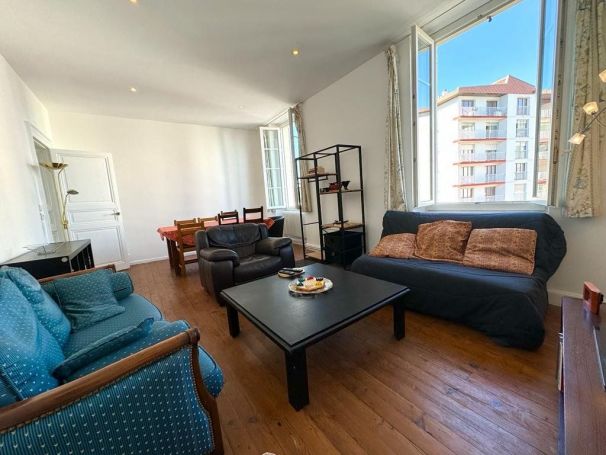 A vendre grand appartement t5 108 m² Quartier Saint Martin BIARRITZ
