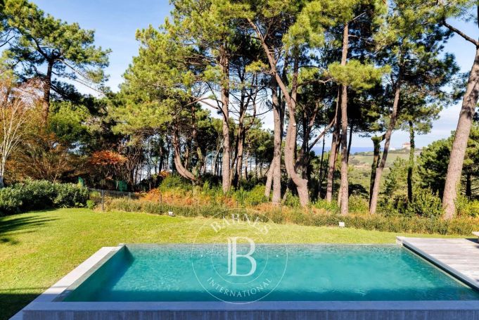 A louer Luxueuse villa LOCATION DE VACANCES 330 M² vue mer Bidart