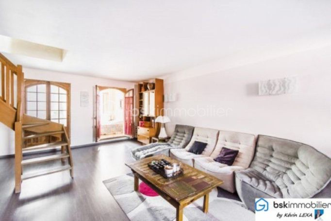A louer APPARTEMENT DUPLEX T4 86 M2 TERRASSE BORD DE MER LA SEYNE SUR MER
