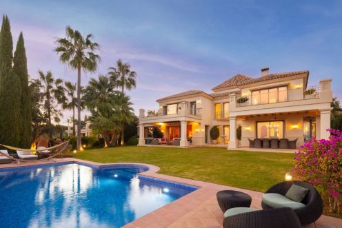 Villa charmante et luxueuse dans la communauté 5 étoiles de Los Flamingos  
