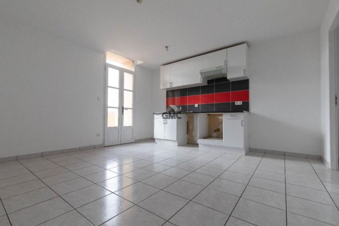 A louer APPARTEMENT T3 40 M2 TERRASSE BORD DE MER MONTAGNAC
