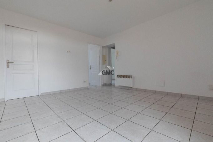 A louer APPARTEMENT T3 40 M2 TERRASSE BORD DE MER MONTAGNAC