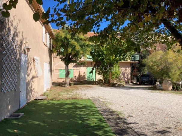 MAISON  9 PIECES 275 M2  ÉGUILLES