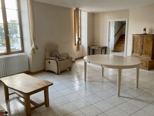 A louer APPARTEMENT T6 122 M2  LUCON