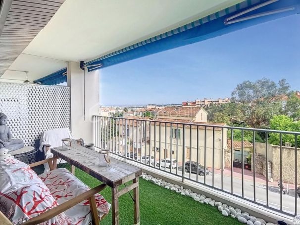 A louer APPARTEMENT DE PRESTIGE T3 73 M2 TERRASSE VUE MER CANNES