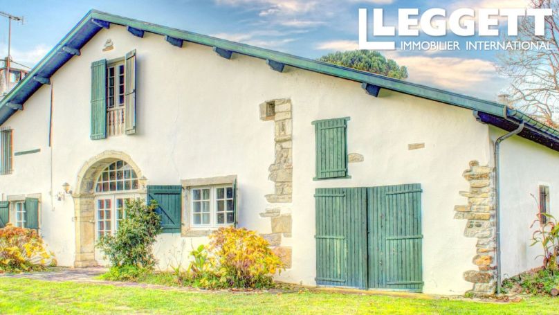 A louer MAISON  8 PIECES 271 M2  SALIES DE BEARN