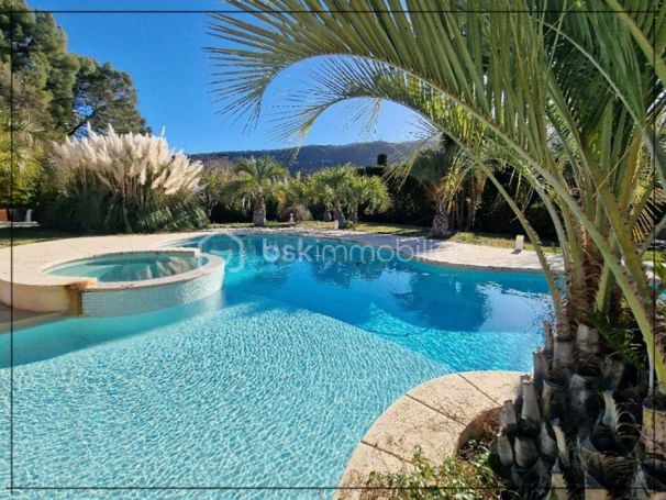 A louer MAISON  7 PIECES 149 M2  NANS LES PINS