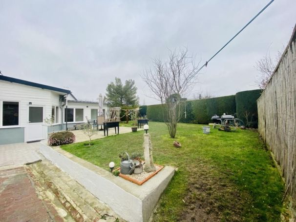 A vendre LONGèRE  4 PIECES 110 M2  ORESMAUX