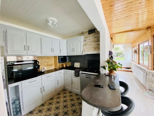 A vendre LONGèRE  4 PIECES 110 M2  ORESMAUX