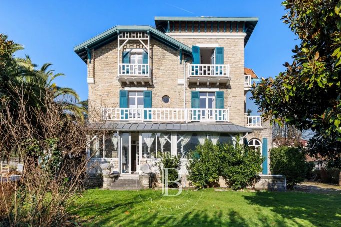 A louer MAISON  DE MAîTRE  BAYONNE