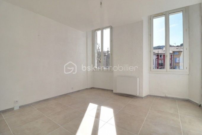 APPARTEMENT NEUF T5 93 M2  CUERS