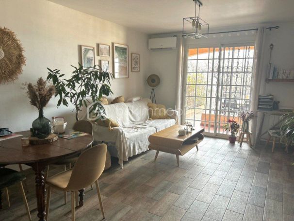 A louer APPARTEMENT NEUF T2 42 M2 TERRASSE BORD DE MER SIX FOURS LES PLAGES