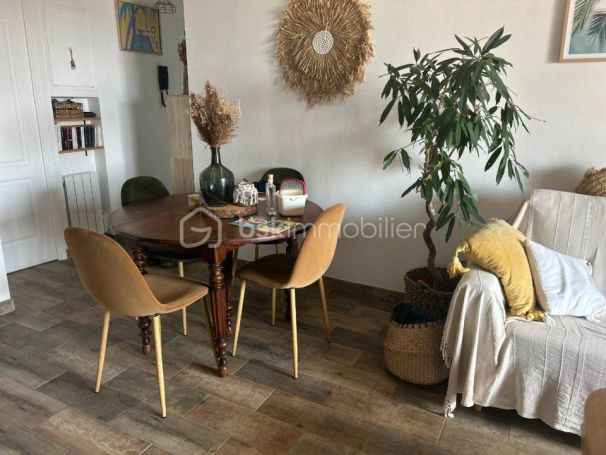 A louer APPARTEMENT NEUF T2 42 M2 TERRASSE BORD DE MER SIX FOURS LES PLAGES