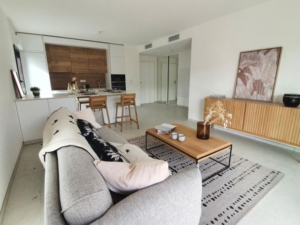 A vendre APPARTEMENT DE PRESTIGE T3 70 M2 TERRASSE BORD DE MER MARSEILLE