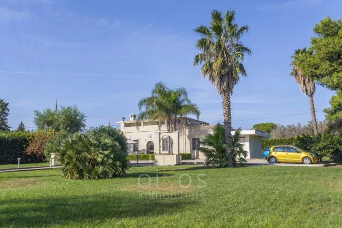 A vendre Villa 12 pieces 140 m² oria