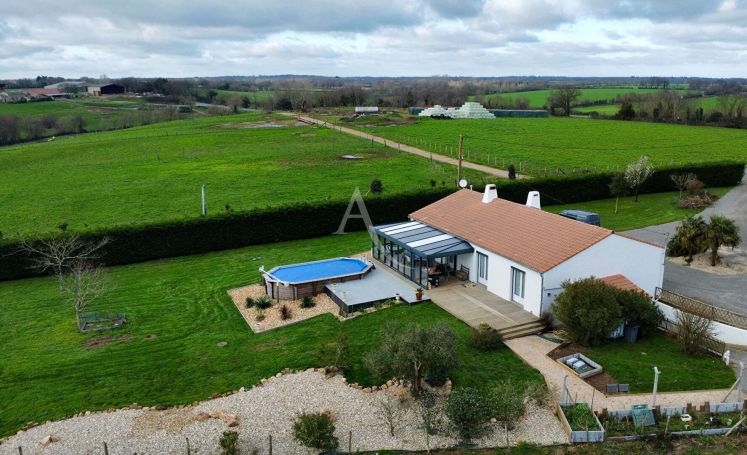A vendre MAISON  5 PIECES 145 M2  LE BERNARD
