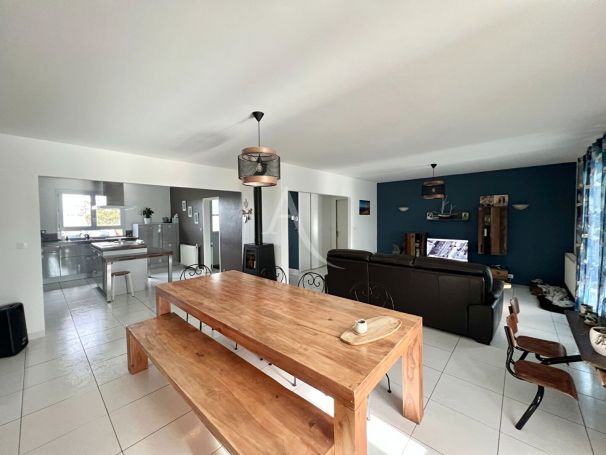 A vendre MAISON  5 PIECES 145 M2  LE BERNARD