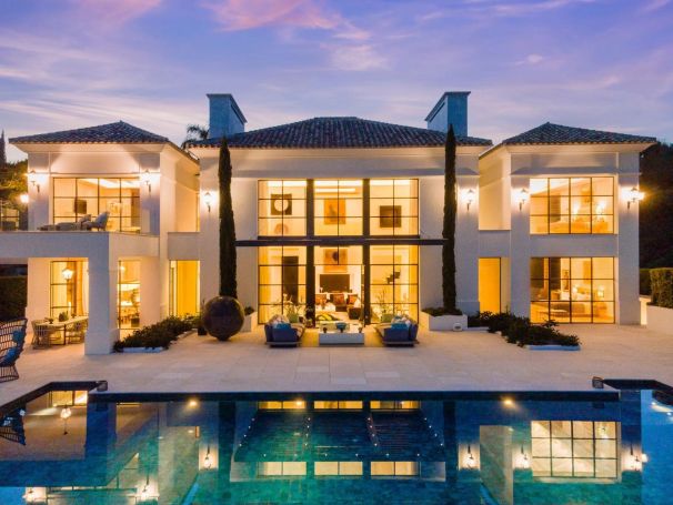 A vendre TRES belle villa moderne 10 PIECES VUE MER  Marbella