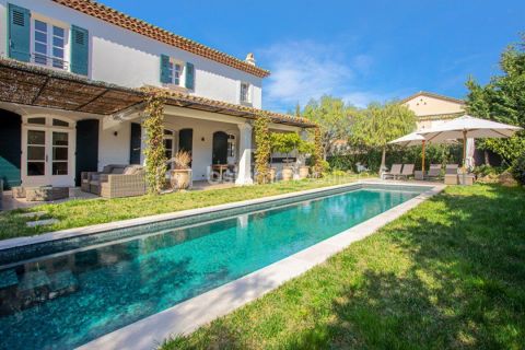 A louer MAISON 5 PIECES 210 M2 BORD DE MER SAINT TROPEZ
