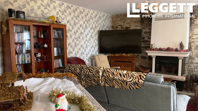 A vendre LONGèRE  8 PIECES 215 M2  SAINT HILAIRE LE VOUHIS