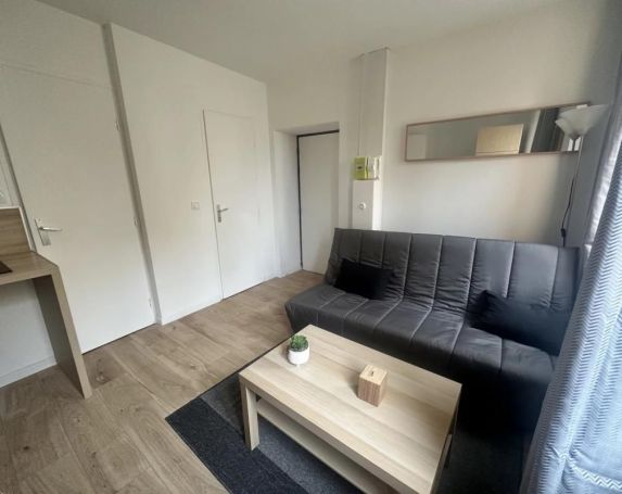A louer APPARTEMENT T2 22 M2 BORD DE MER VALLAURIS