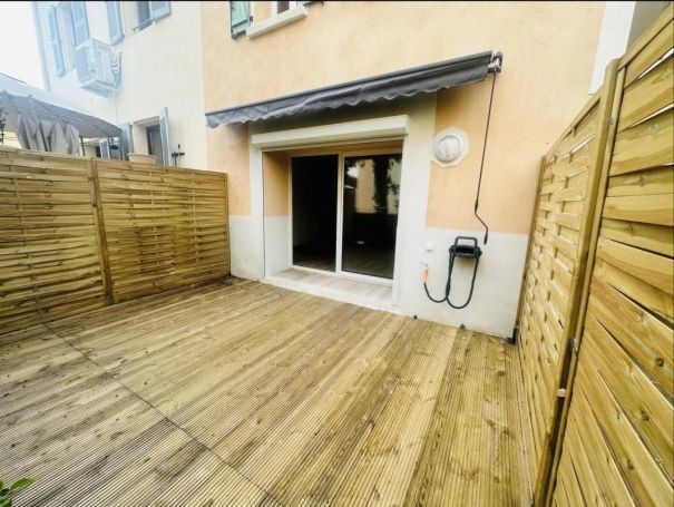 A louer APPARTEMENT NEUF T2 26 M2 TERRASSE BORD DE MER VALLAURIS