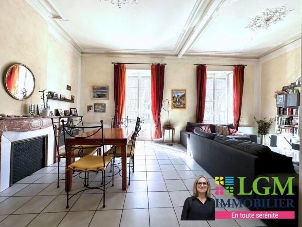 APPARTEMENT T4 116 M2  NIMES