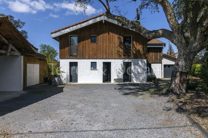 A vendre MAISON  8 PIECES 306 M2 BORD DE MER SOUSTONS