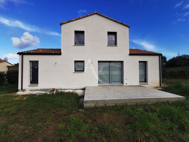 A vendre MAISON  5 PIECES 92 M2 BORD DE MER TALMONT SAINT HILAIRE