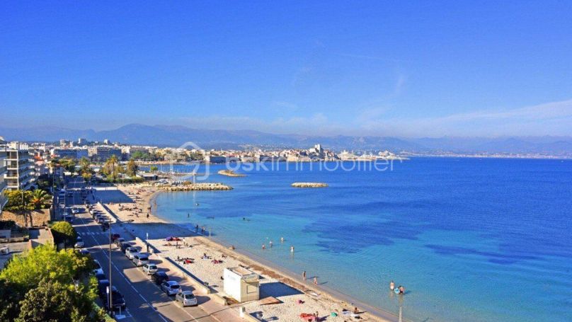 A louer APPARTEMENT T2 41 M2 TERRASSE BORD DE MER ANTIBES