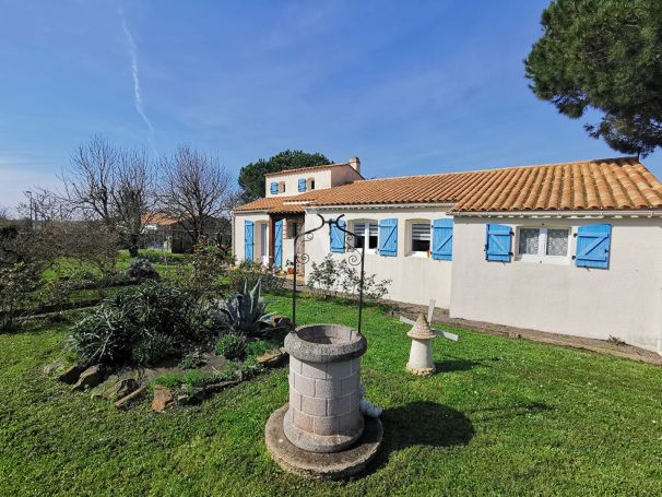 A vendre MAISON  4 PIECES 98 M2 BORD DE MER TALMONT SAINT HILAIRE