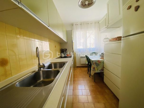 A louer APPARTEMENT DE PRESTIGE T3 65 M2 TERRASSE BORD DE MER SANARY SUR MER