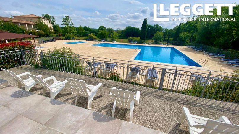 A louer APPARTEMENT T5 70 M2 TERRASSE  AZILLE