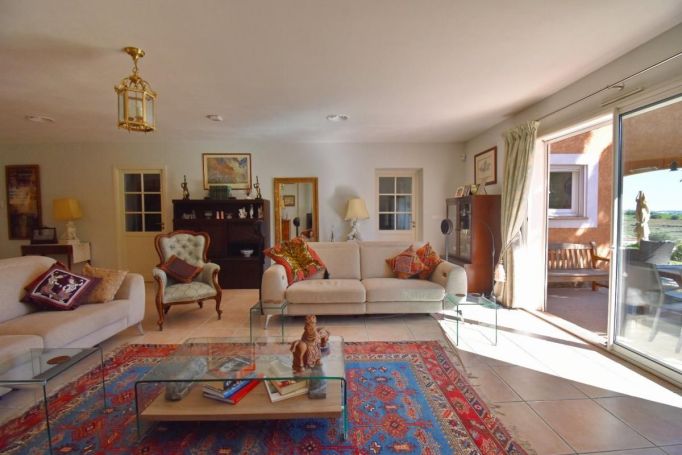 A vendre MAISON  6 PIECES 235 M2 BORD DE MER BEZIERS