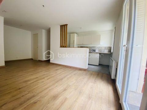 A louer APPARTEMENT T3 54 M2 BORD DE MER TOULON