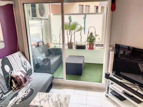 A vendre APPARTEMENT NEUF T2 27 M2 TERRASSE BORD DE MER GOLFE JUAN