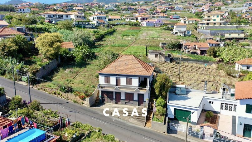 A vendre Maison 4 pièces 200 m² a renover Canhas Canhas