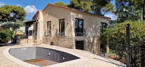 A louer MAISON  5 PIECES 229 M2 BORD DE MER ROQUEBRUNE CAP MARTIN